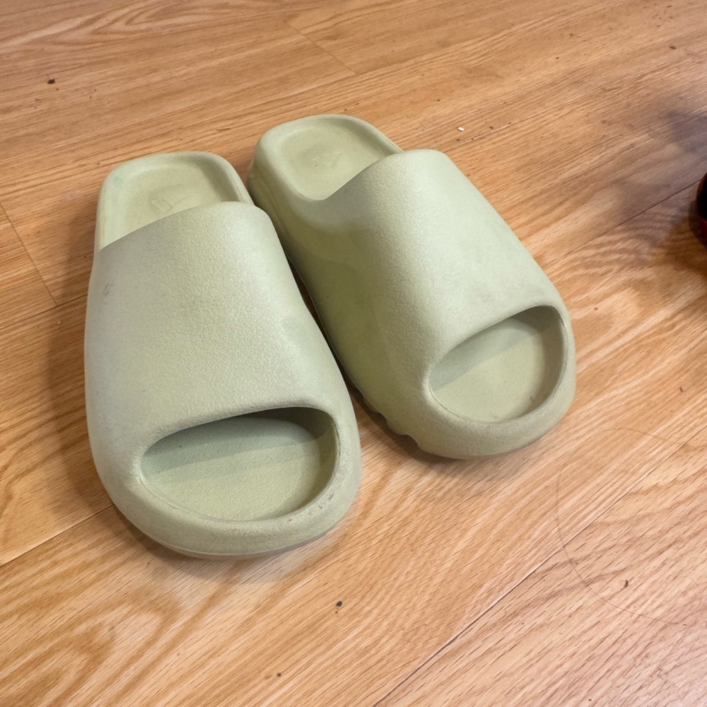 Yeezy Women's Slippers in Light Green